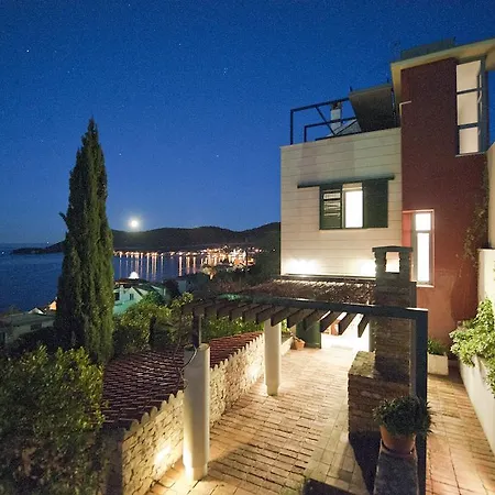 Villa Tangerine Vis Vis