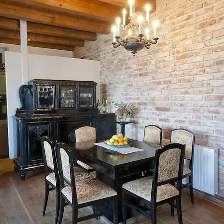 Villa Tangerine Vis Vis