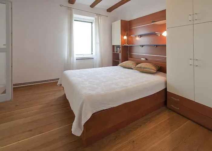 Vila Tangerine Vis Vis