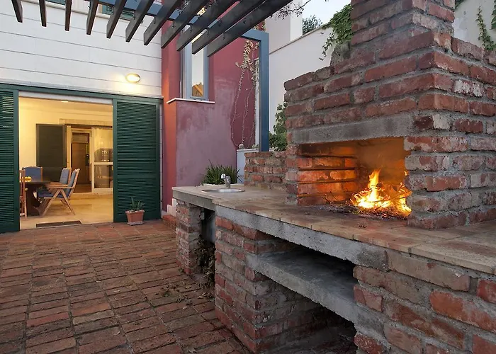 Vila Tangerine Vis *